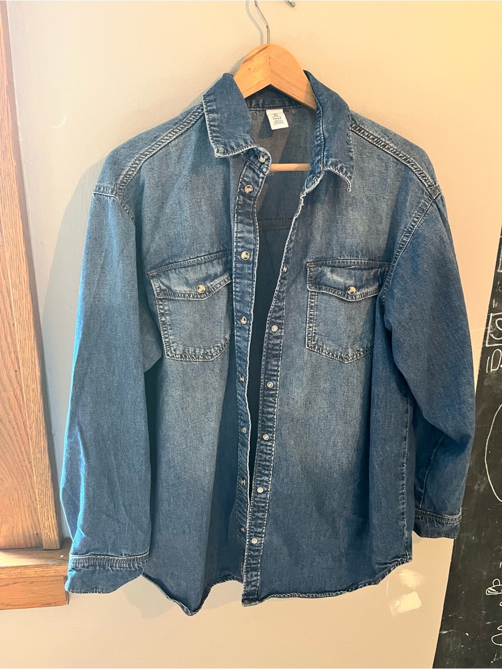 H&M mens/unisex denim western style button up with pearl snaps, mens Medium